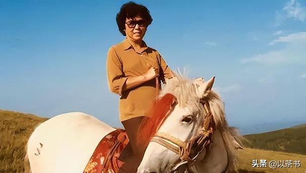 带三个娃嫁小14岁丈夫，她病逝7年后，丈夫王崇秋的做法令人感动