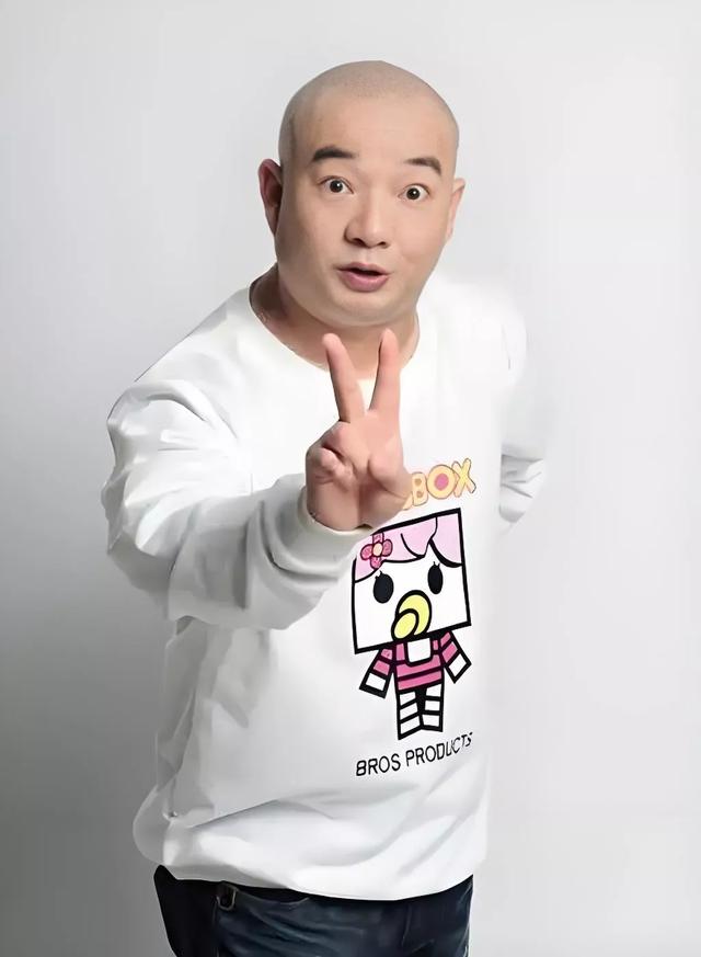 巴蜀笑星张德高亮相皇华镇皇华春晚，《张三娘相亲》笑翻全场