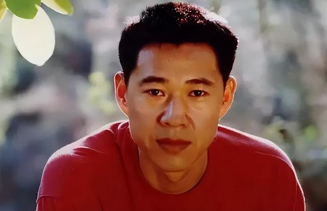 二婚嫁大12岁张丰毅，30年未生子女被张丰毅宠成宝，霍凡有何魅力