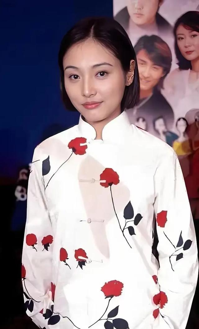 被称为“男人婆”的张延，美到恰如其分，知性且优雅，实力派演员