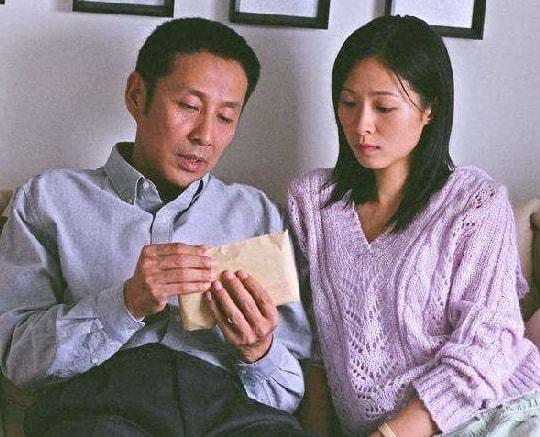 干爹陈道明干哥佟大为，在男人堆里游刃有余，“顶级绿茶”现行记