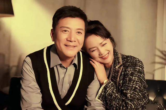 深藏不露：这几对夫妻竟然都是国家一级演员，有的是从校服到婚纱