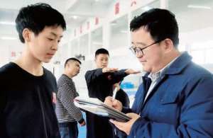 邓坤(以青春笔触  写时代新篇（新春走基层）)