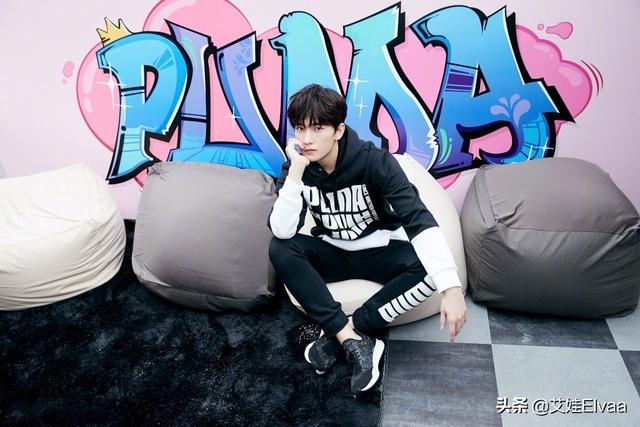 28岁杨洋比女星还“大胆”,罕见真空西装配皮裤,看完我彻底服了