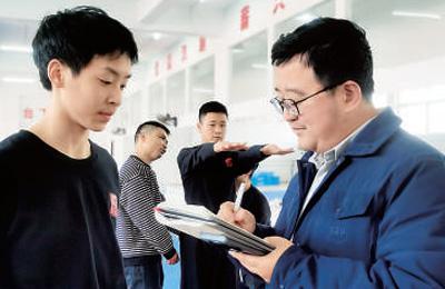 以青春笔触  写时代新篇（新春走基层）