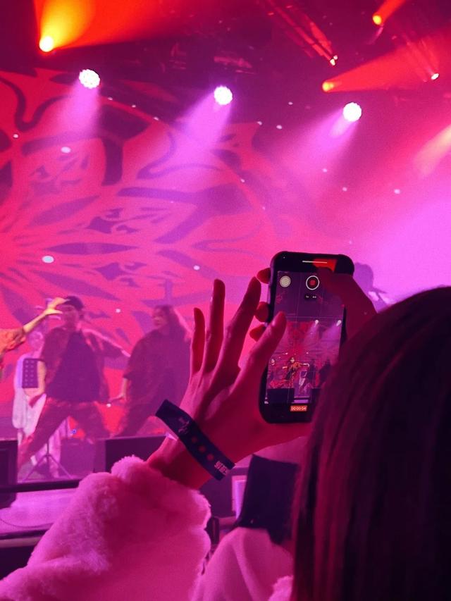 2月23日丨百万抖音红人韩尚霏邀你来拾叁唐Livehouse酒吧听歌！