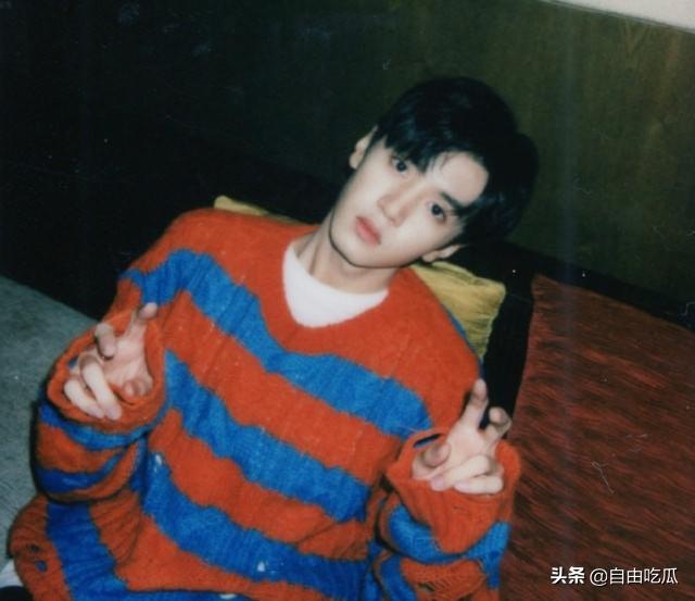 陈哲远与女生同游，后援会否认恋情，曾称想到粉丝就不好意思恋爱