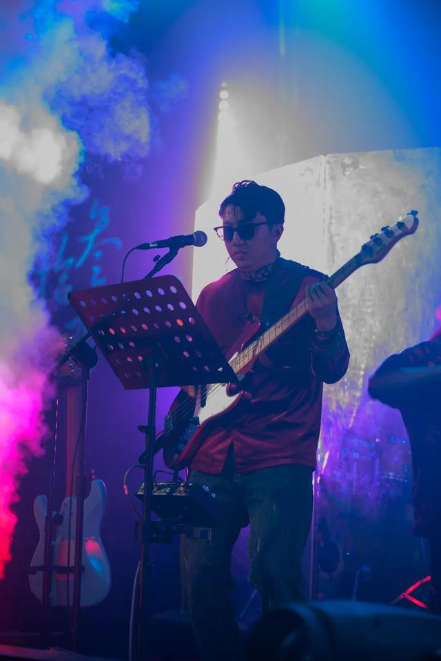 2月23日丨百万抖音红人韩尚霏邀你来拾叁唐Livehouse酒吧听歌！