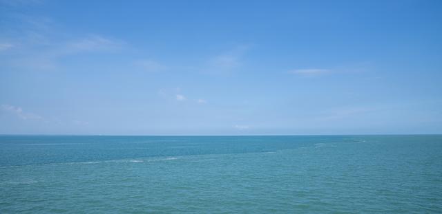 广东到海南岛最便捷的交通方式，四十块钱九十分钟穿越琼州海峡