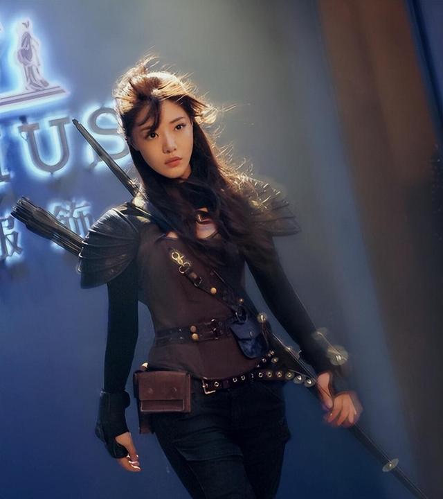 “小姨妈”邓家佳，天赋不够努力来凑，骨子里的坚毅助她频获大奖