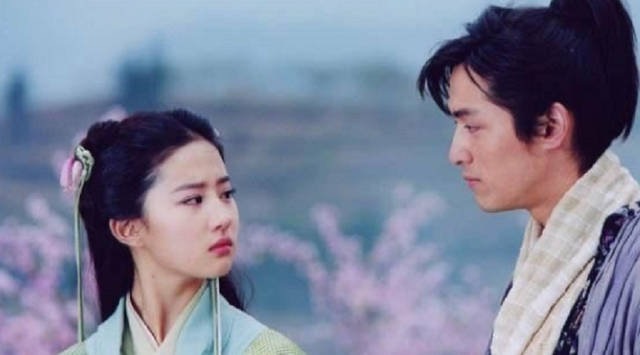 辟谣了!网曝刘亦菲胡歌领证,将在年底官宣喜讯,男方回应:假的