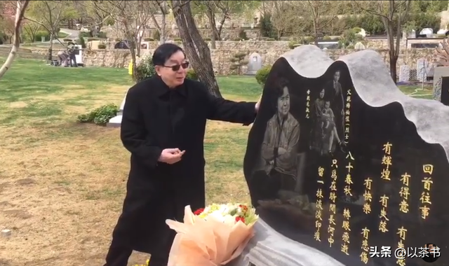 带三个娃嫁小14岁丈夫，她病逝7年后，丈夫王崇秋的做法令人感动