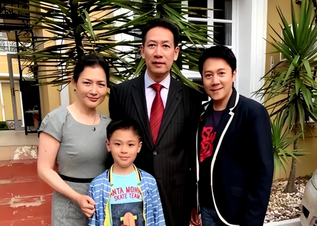 蔡国庆：弟弟娶了个俄罗斯老婆，我和妻子托起白发父母的晚年