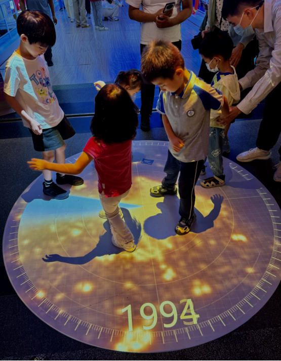 一个会讲故事的光影大展：解密“夜上海”传奇