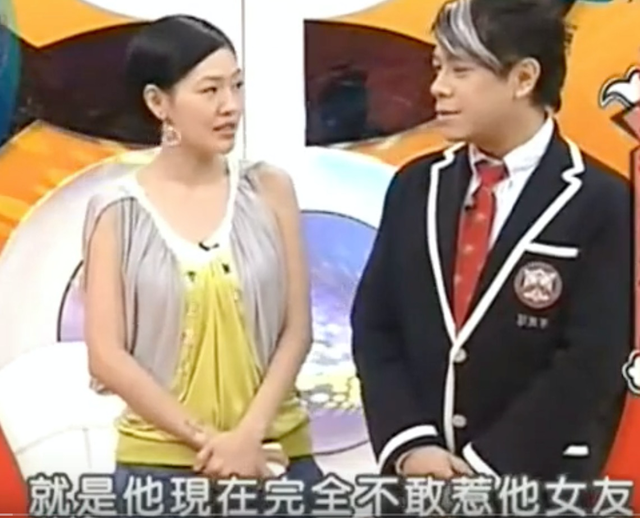 有着9段混乱情史的野男人陈小春，为何偏偏独宠应采儿14年？