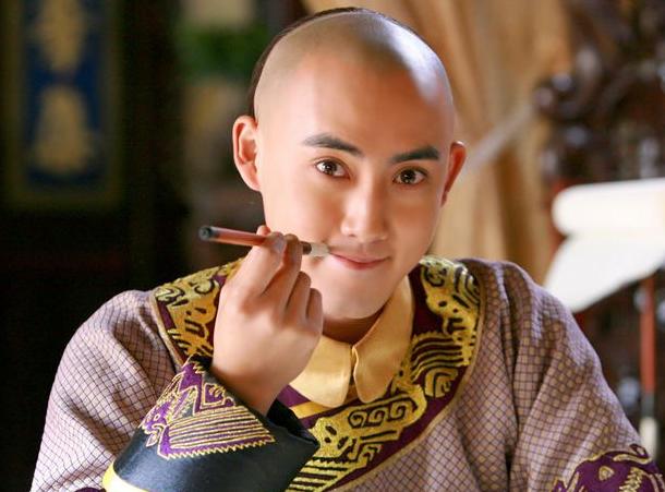 霸气!五阿哥张睿上午被曝光恋情 下午大方认爱:就是这个姑娘