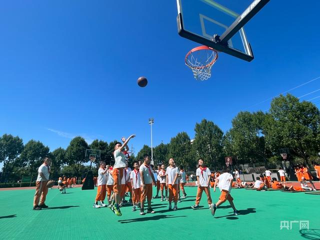 北京“课间15分钟”施行首日  学校：尚在适应期  将设置多种活动丰富课间