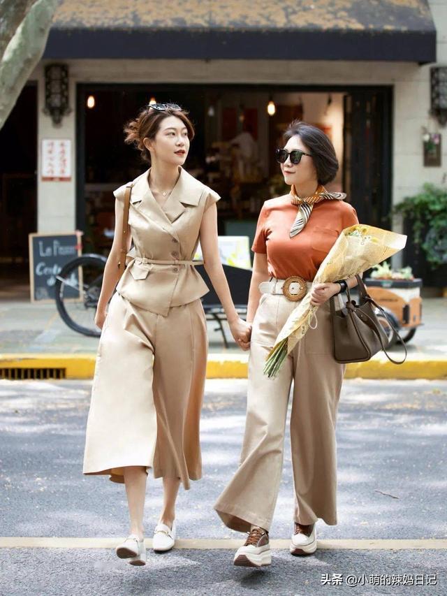 若你刚过50岁，要远离这3种“妈妈装”！这样穿才够优雅、气质