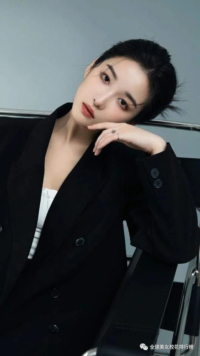 大连艺术学院美女曹婉瑾