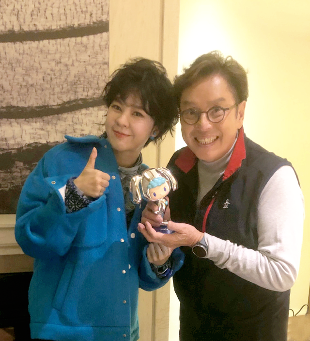 著名歌手谭咏麟：为了生一个儿子，他在发妻与红颜知己之间挣扎