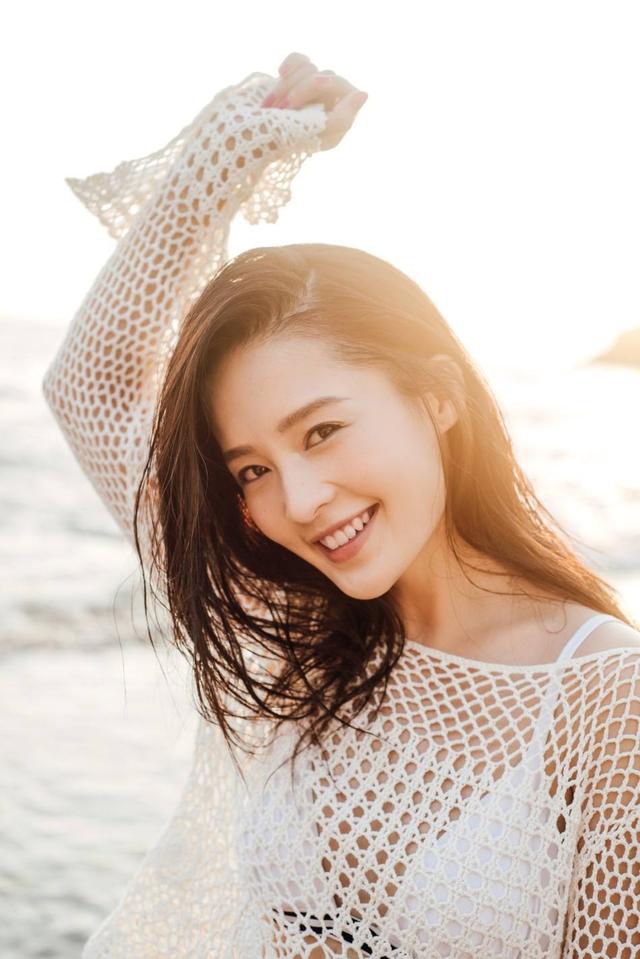 “笨蛋美人”李沁：与杨洋合影十指紧扣，被王大陆冒犯却不敢反抗