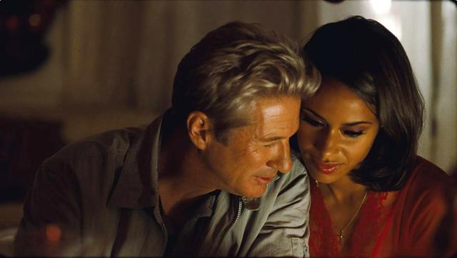 从“金球小姐”到实力派演员：达科塔·约翰逊的逐梦之旅