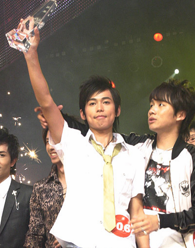 王栎鑫官宣离婚！看看2007年的快男们，婚姻幸福者寥寥无几