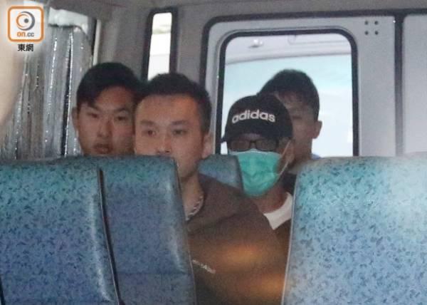 香港“贼王”季炳雄出狱，直送美国