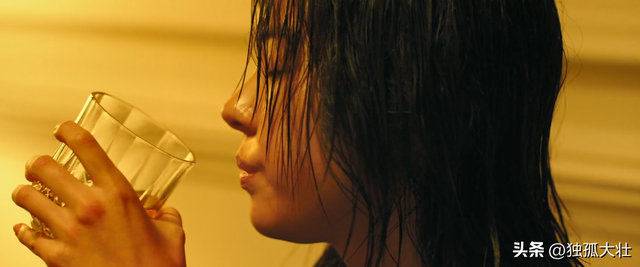 《魔女2》中的隐藏细节，第三代超能力者已经出现