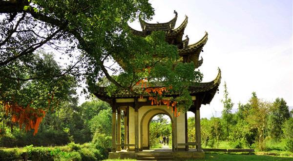 电视剧《天仙配》在安徽省黄山市徽州区潜口镇唐模村拍摄的