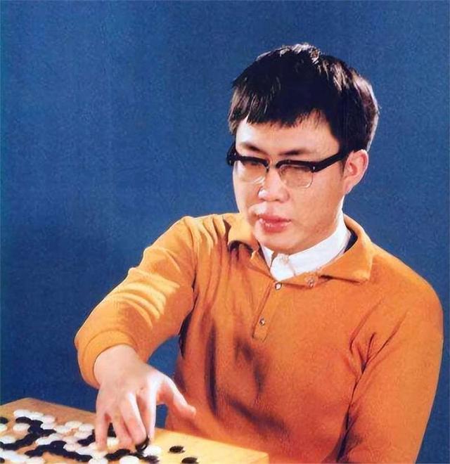 王静，抛弃一切和聂卫平结婚，离婚后独自抚养儿子，66岁孤身一人