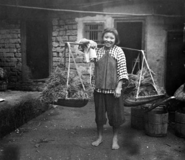 30年代的广州乡村，大姑娘不裹脚，黄飞鸿徒弟梁宽的家乡