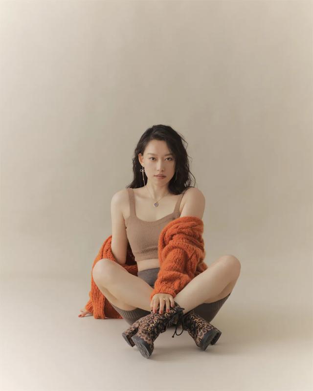 高晶推出新歌《爱》，用磁性嗓音诠释真情