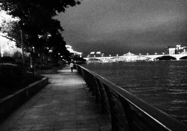 匆匆那些年：暗恋学姐多年，95年毕业后我为娶她向单位请假