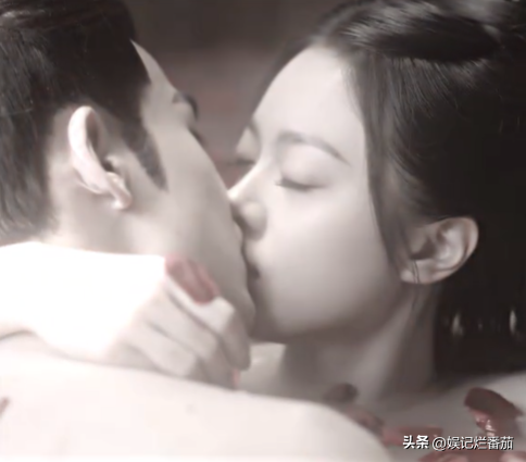 张凌赫《度华年》:大尺度船戏引争议,网友:完全不尊重女性