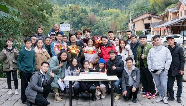 162谭松韵和183白敬亭站一起,身高差凸出,是否谎报很明显