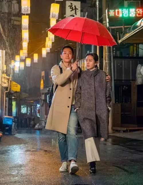 年下温柔小奶狗撩动年上漂亮姐姐？爆甜姐弟恋了解一下