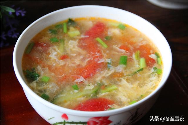 分享一道东北甩袖汤的做法，颜色诱人味道鲜美，教你正宗家常做法