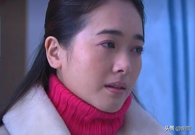 重温《中国式离婚》顿悟，娟子雨中失态，揭开了宋建平离婚的真相