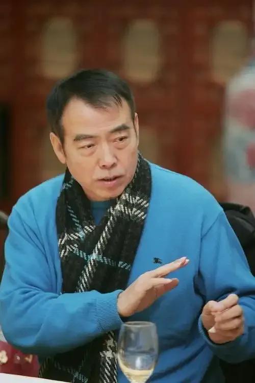 陈凯歌VS冯小刚：两位大导30余部作品票房大比拼，谁更胜一筹？