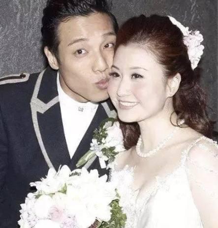 《铁拳英雄》视帝弟弟演技获赞，曾心存歌手梦，因“细龙生”走红