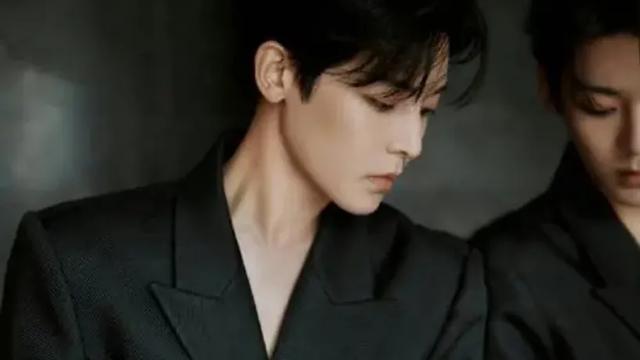 揭秘曾舜晞侯明昊的娱乐圈往事：从组合到独当一面