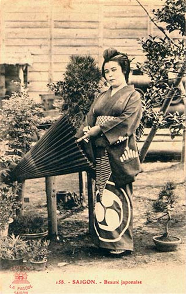 老照片,远赴南洋的日本女子,被称为黄色娘子军