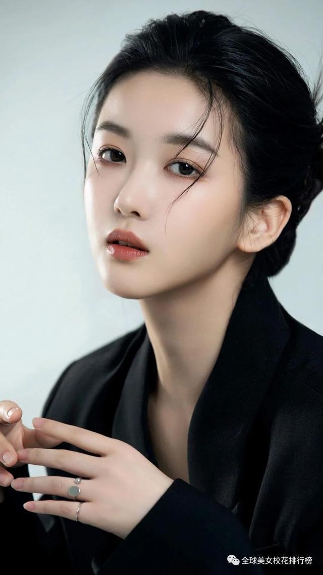 大连艺术学院美女曹婉瑾