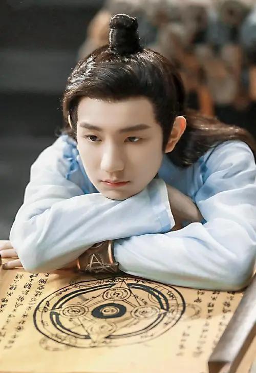 王源都演过这些电视剧、电影！这也太帅了叭