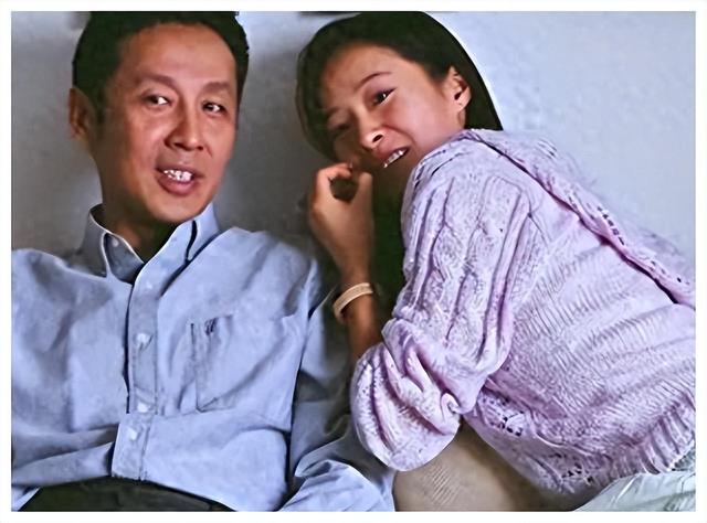 干爹陈道明干哥佟大为，在男人堆里游刃有余，“顶级绿茶”现行记