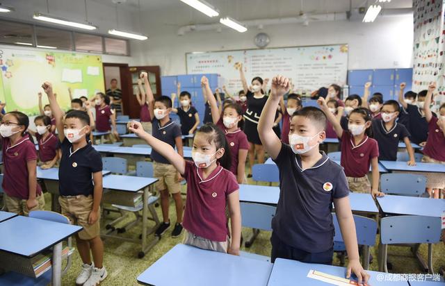 “我每天都在想学校”特殊的开学第一课，白血病儿童“重返”校园