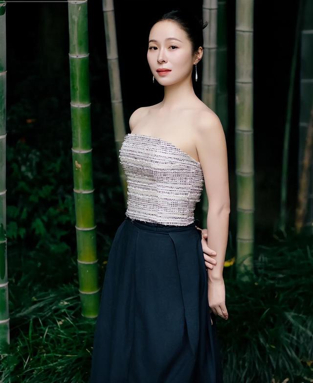 干爹陈道明干哥佟大为，在男人堆里游刃有余，“顶级绿茶”现行记