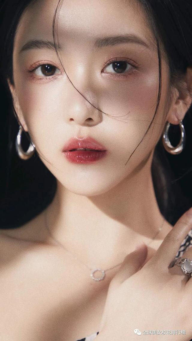 大连艺术学院美女曹婉瑾