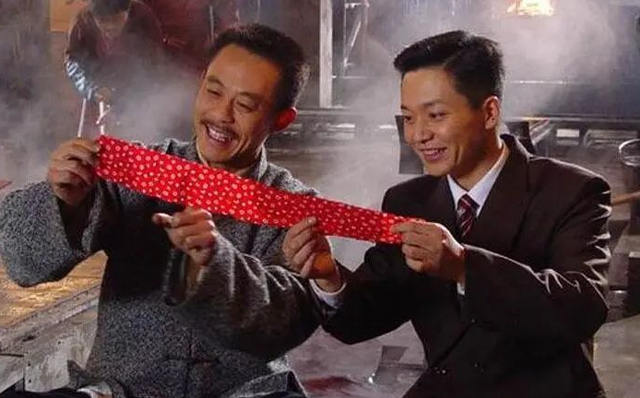 刘奕君：人生低谷期净身出户，二婚娶小娇妻终获幸福